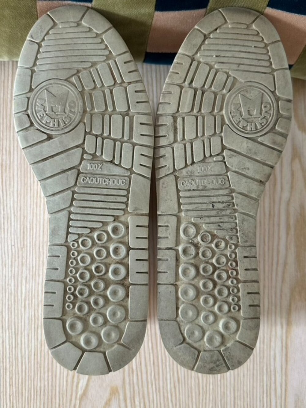 Women's Mephisto Sneakers - Picture 9 of 9